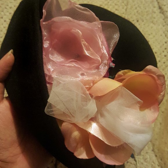 Jacqueline felted floral hat, vintage! - Picture 2 of 4